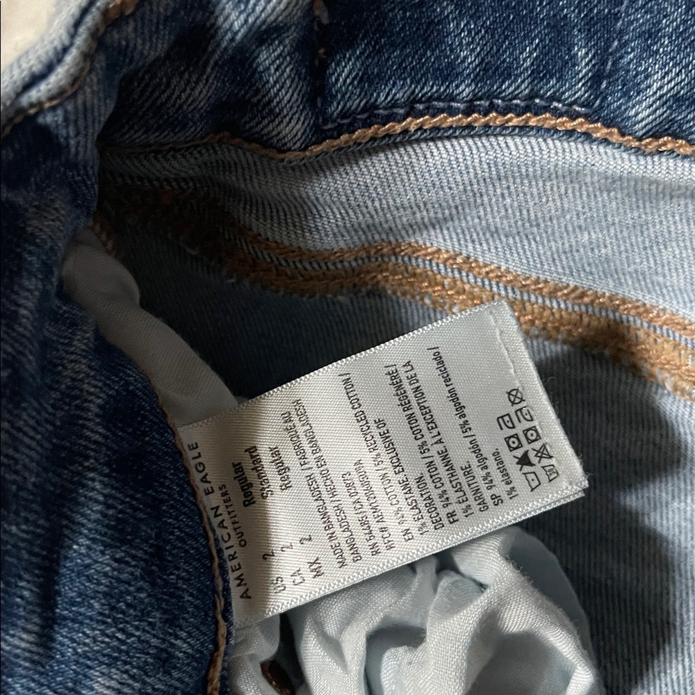 American Eagle Curvy Straight Jean | Size 2 Regular - Picture 6 of 9